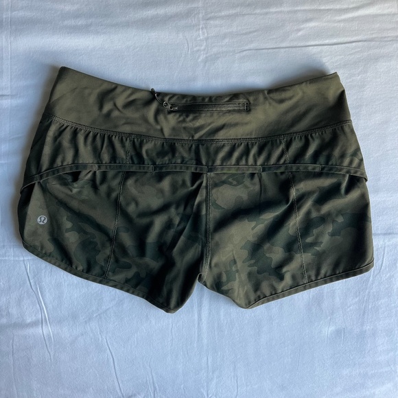 Lululemon Speed Up Short, Fatigue Green, Size 8 - Picture 1 of 3
